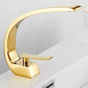 Robinet pour évier de salle de bain en or