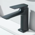 Robinet d'évier de salle de bain moderne