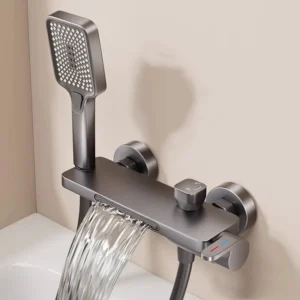 Robinet de baignoire cascade avec pommeau de douche