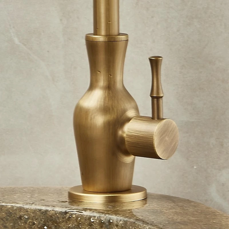 Robinet de lavabo monotrou à eau froide en laiton brossé