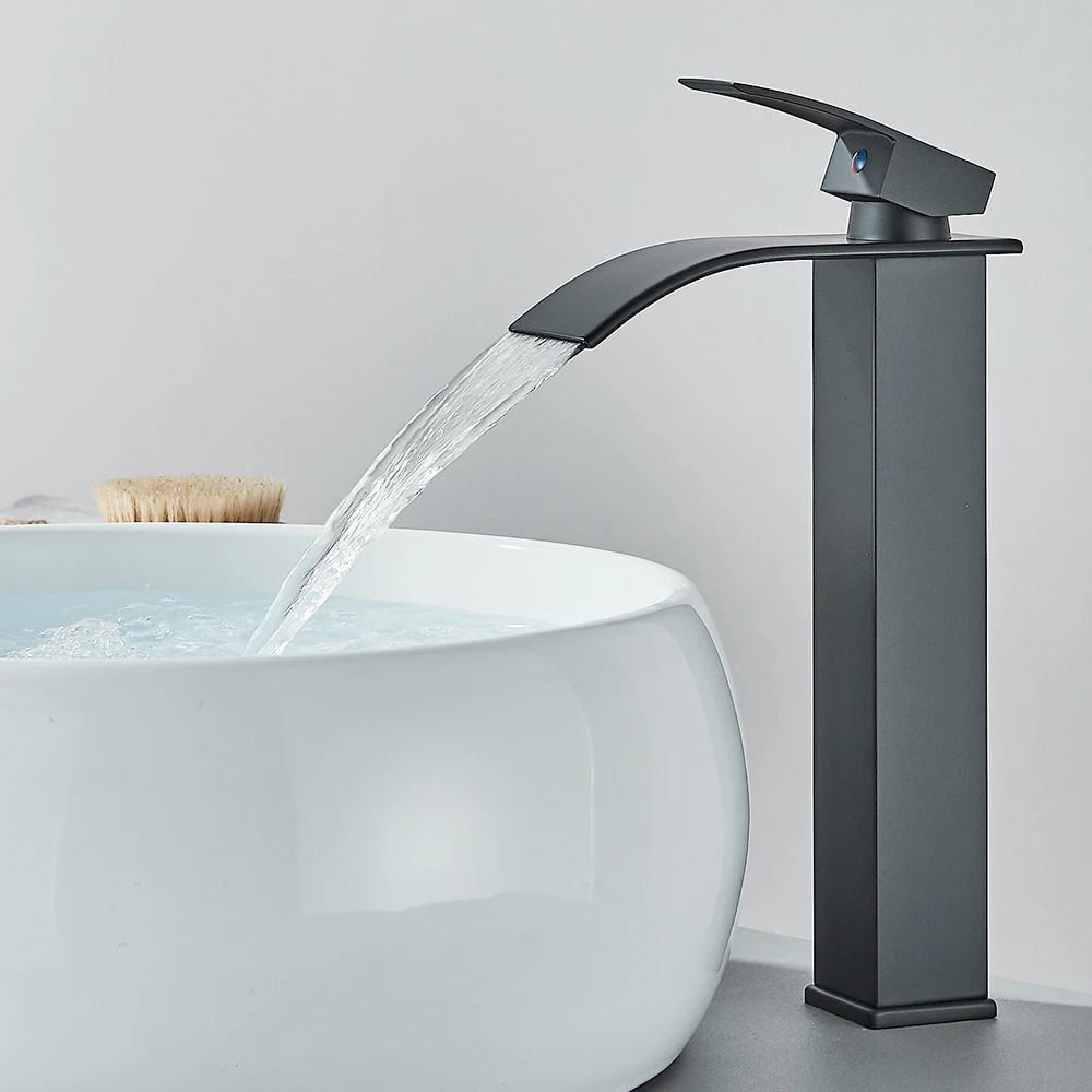 Robinet de lavabo à poignée unique monté sur plateau